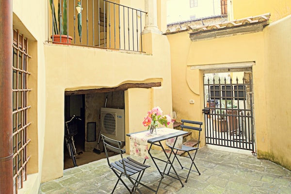Foto van Appartement in Lucca bij Amphitheaterplein - Vakantiehuis in Lucca - TerraceBalcony
