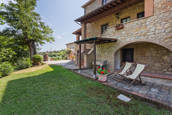 Foto van Vakantiehuis in Volterra met Zwembad - Vakantiehuis in Volterra - TerraceBalcony