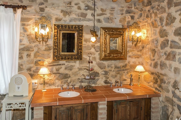 Foto van Villa in Maremma met privézwembad en uitzicht - Vakantiehuis in Selva Santa Fiora - BathRoom