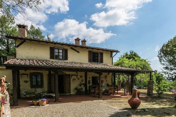 Foto van Villa in Maremma met privézwembad en uitzicht - Vakantiehuis in Selva Santa Fiora - ExteriorSummer