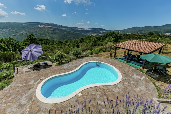 Foto van Villa in Maremma met privézwembad en uitzicht - Vakantiehuis in Selva Santa Fiora - PoolOfHouse