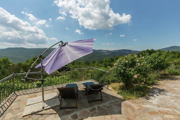Foto van Villa in Maremma met privézwembad en uitzicht - Vakantiehuis in Selva Santa Fiora - TerraceBalcony