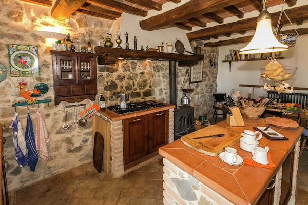Foto van Villa in Maremma met privézwembad en uitzicht - Vakantiehuis in Selva Santa Fiora - Kitchen