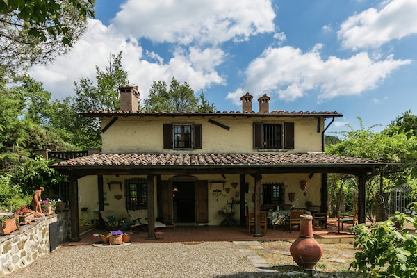 Foto van Villa in Maremma met privézwembad en uitzicht - Vakantiehuis in Selva Santa Fiora - ExteriorSummer