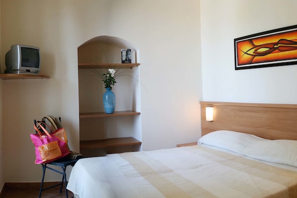 Foto van Appartement in Piticchio met Uitzicht & Zwembad - Vakantiehuis in Arcevia - BedRoom