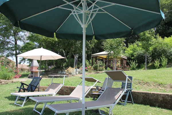 Foto van Appartement in Piticchio met Uitzicht & Zwembad - Vakantiehuis in Arcevia - GardenSummer