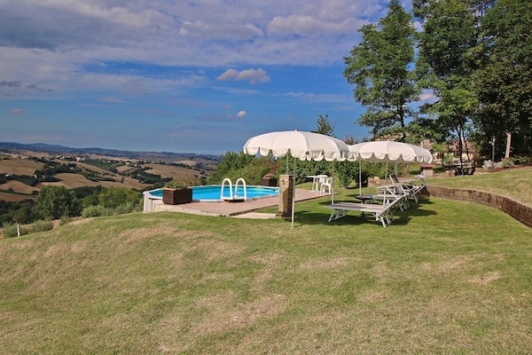 Foto van Appartement in Piticchio met Uitzicht & Zwembad - Vakantiehuis in Arcevia - PoolOfHouse