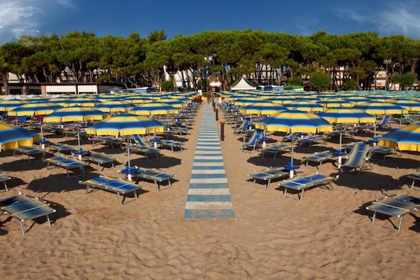 Foto van Alba Adriatica: ontsnapping aan het zwembad - Vakantiehuis in Alba Adriatica (TE) - AreaSummer20KM