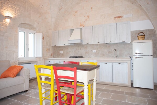Foto van Torenhuis in Puglia met zwembad en uitzicht - Vakantiehuis in Cisternino - Kitchen