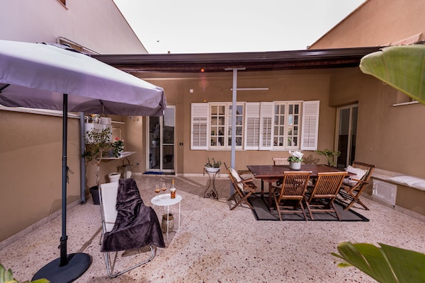 Foto van Appartement in Terrasini met zeezicht - Vakantiehuis in Terrasini - ExteriorSummer