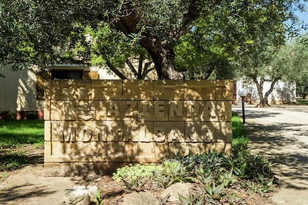 Foto van Vakantiehuis in Sciacca met zwembad en tuin - Vakantiehuis in Sciacca - HallReception