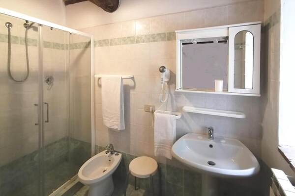 Foto van Charmante Villa in Toscane met Zwembad - Vakantiehuis in Sovicille - BathRoom