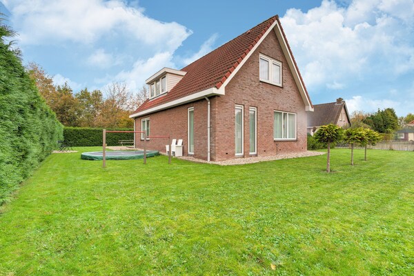 Foto van Vakantiehuis in Zeewolde bij Bos - Vakantiehuis in Zeewolde - ExteriorSummer