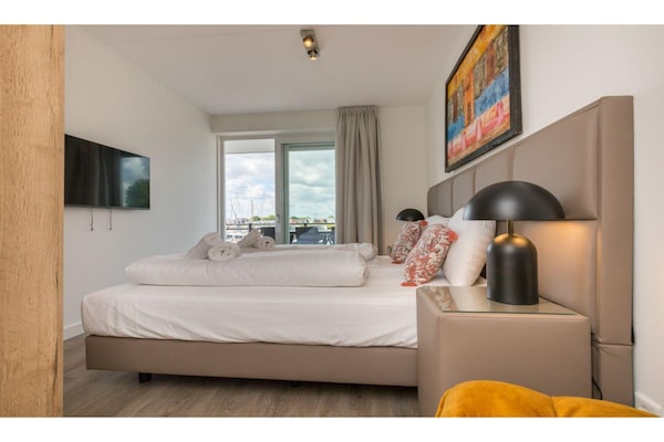 Foto van Appartement bij Sint-Annaland Marina - Vakantiehuis in St. Annaland - BedRoom
