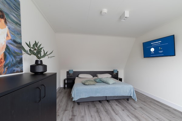 Foto van Villa in Colijnsplaat bij Zee en Sauna - Vakantiehuis in Colijnsplaat - BedRoom