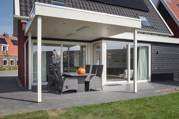 Foto van Villa in Colijnsplaat bij Zee en Sauna - Vakantiehuis in Colijnsplaat - TerraceBalcony