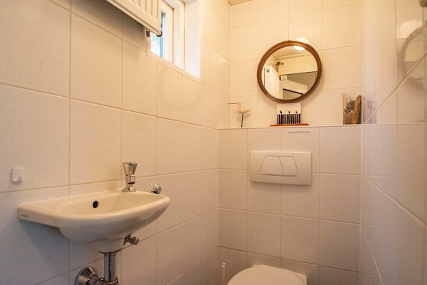 Foto van Kindvriendelijke Garnekuul 81 bungalow - Vakantiehuis in Callantsoog - BathRoom