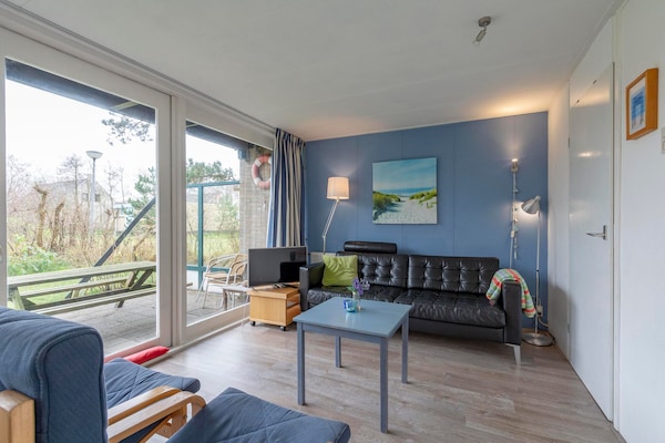 Foto van Kindvriendelijke Garnekuul 81 bungalow - Vakantiehuis in Callantsoog - LivingRoom