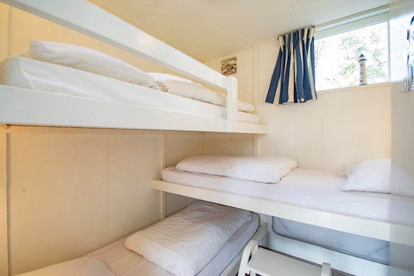 Foto van Kindvriendelijke Garnekuul 81 bungalow - Vakantiehuis in Callantsoog - BedRoom