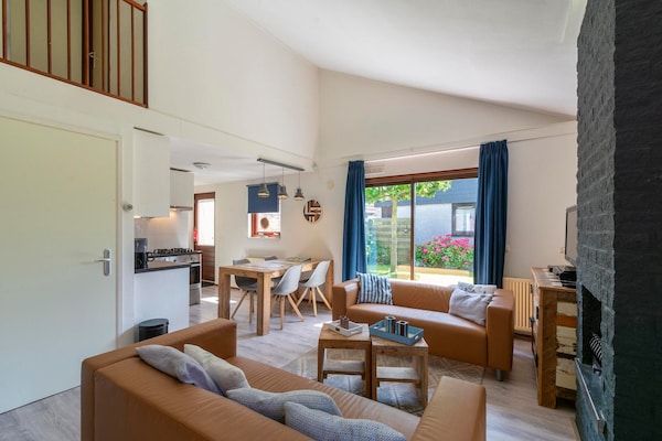 Foto van Yperhof 66 vakantiehuis voor 6 gasten aan de kust - Vakantiehuis in Julianadorp aan Zee - LivingRoom