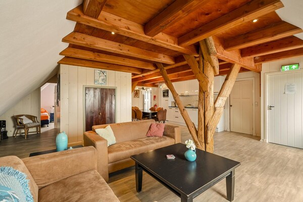 Foto van Appartement Boerderij bij het strand - Vakantiehuis in Schagen - LivingRoom