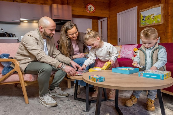 Foto van Bungalow in Hoogerheide met omheind terras - Vakantiehuis in Hoogerheide - LivingRoom