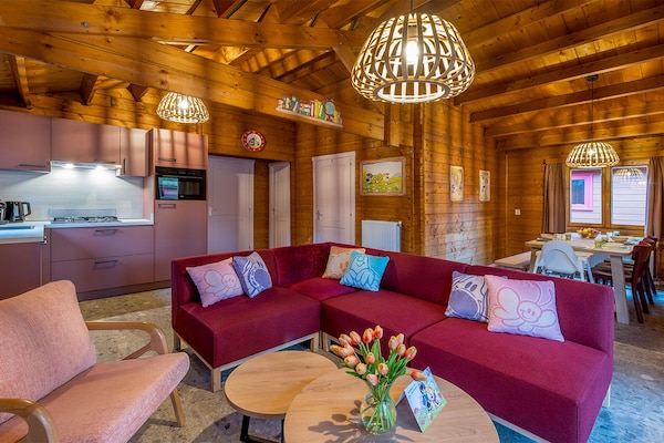 Foto van Bungalow in Hoogerheide met omheind terras - Vakantiehuis in Hoogerheide - LivingRoom