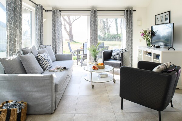 Foto van Bungalow in Loosdrecht - Vakantiehuis in Loosdrecht - LivingRoom
