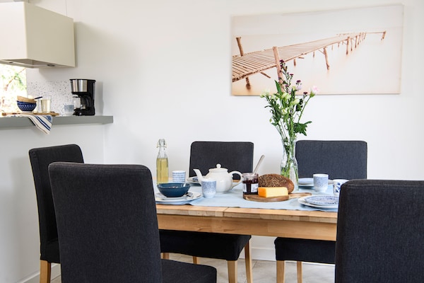 Foto van Bungalow in Loosdrecht - Vakantiehuis in Loosdrecht - DiningRoom
