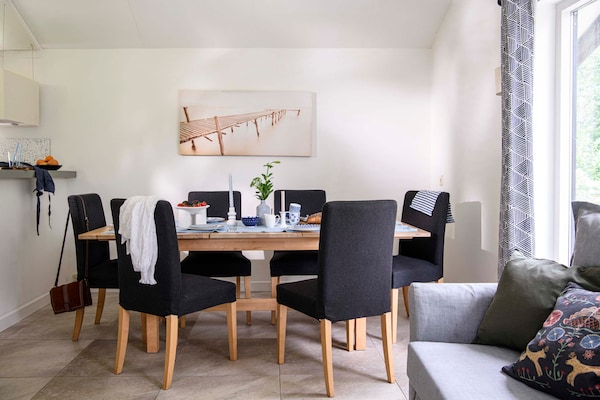 Foto van Bungalow in Loosdrecht - Vakantiehuis in Loosdrecht - DiningRoom