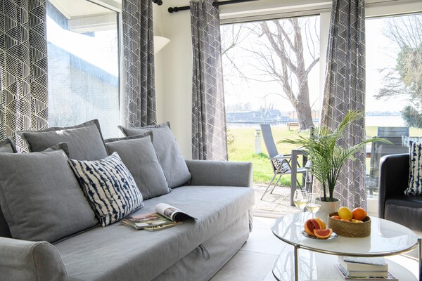 Foto van Bungalow in Loosdrecht - Vakantiehuis in Loosdrecht - LivingRoom