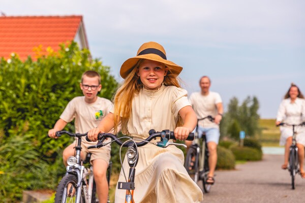 Foto van Villa in Nederland met Ruime Tuin - Vakantiehuis in Andijk - ParkFacilities