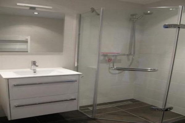 Foto van Vakantiehuis in Petten met tuin - Vakantiehuis in Petten - BathRoom