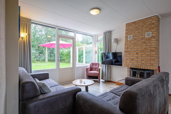 Foto van Gezellig vakantiehuis met bubbelbad op Texel - Vakantiehuis in Den Burg - LivingRoom