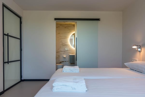 Foto van Energie neutrale villa voor 2 personen - Vakantiehuis in Oudeschild - BedRoom
