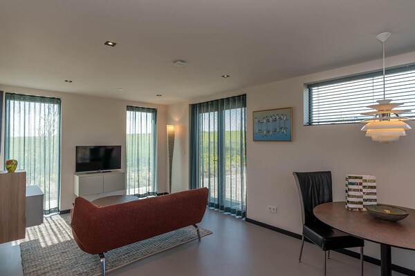 Foto van Energie neutrale villa voor 2 personen - Vakantiehuis in Oudeschild - LivingRoom