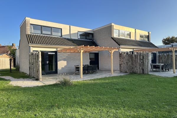 Foto van Vakantiehuis op Texel met Terras - Vakantiehuis in De Cocksdorp - ExteriorSummer