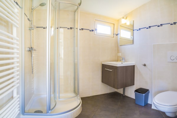 Foto van Chalet in Noordwijk bij het Strand - Vakantiehuis in Noordwijk aan zee - BathRoom