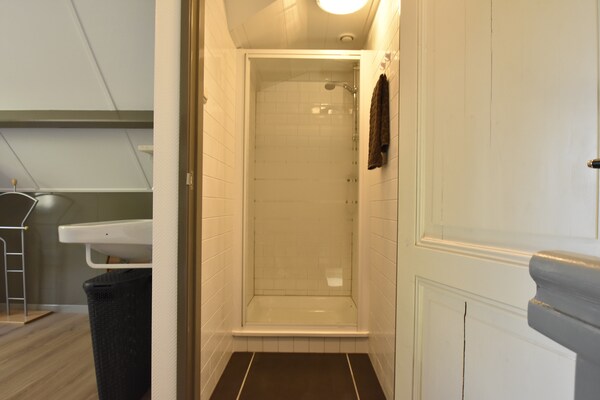 Foto van Huisdiervriendelijk appartement, Sint Maartensbrug - BathRoom