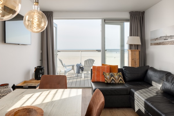 Foto van Strandhuis in Hoek van Holland aan Zee - Vakantiehuis in Hoek Van Holland - LivingRoom