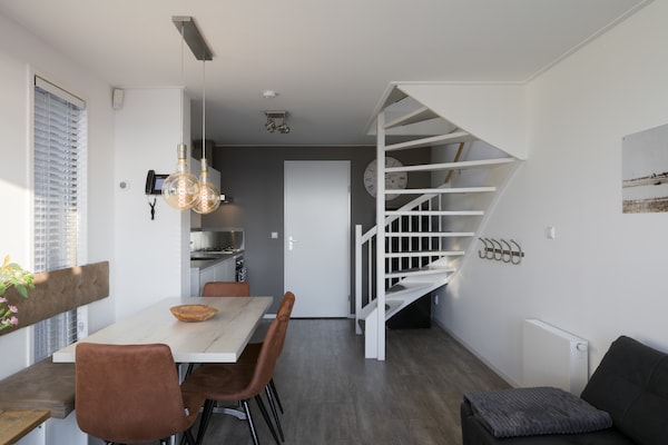 Foto van Strandhuis in Hoek van Holland aan Zee - Vakantiehuis in Hoek Van Holland - LivingRoom