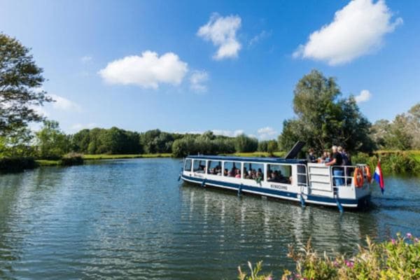 Foto van Bungalow aan het water bij Rotterdam - Vakantiehuis in Simonshaven - AreaSummer20KM