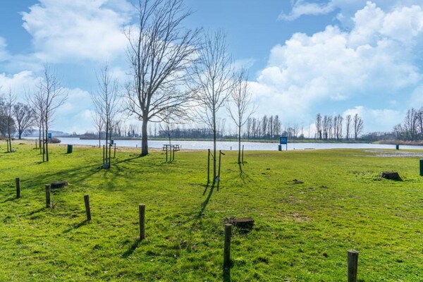 Foto van Bungalow in Zuid-Holland aan het Water - Vakantiehuis in Simonshaven - AreaSummer20KM