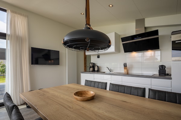 Foto van Bungalow in Herkingen tussen natuurreservaat - Vakantiehuis in Herkingen - DiningRoom