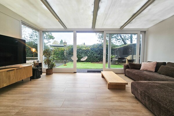Foto van Schilderachtig verblijf vlakbij stad en meer - Vakantiehuis in Voorthuizen - LivingRoom