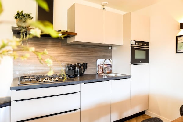 Foto van Bungalow in Nederland met Groepsruimte - Vakantiehuis in Voorthuizen - Kitchen
