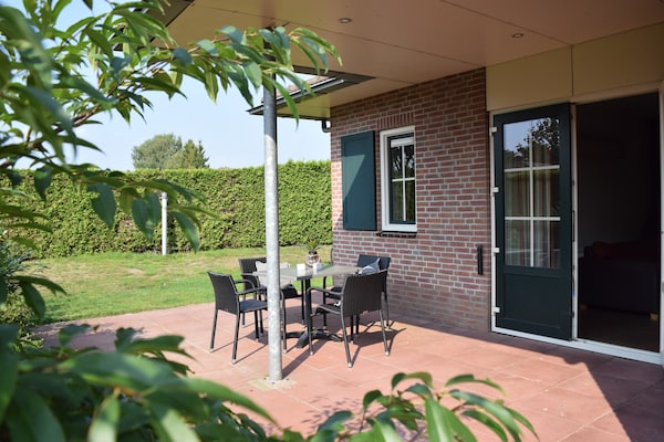 Foto van Bungalow in Nederland met Groepsruimte - Vakantiehuis in Voorthuizen - TerraceBalcony