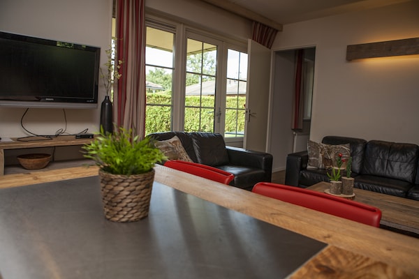 Foto van Charmante tuinvakantie - Vakantiehuis in Voorthuizen - LivingRoom