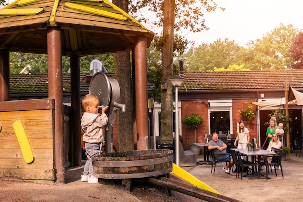 Foto van Bosretraite met open haard - Vakantiehuis in Putten - ParkFacilities