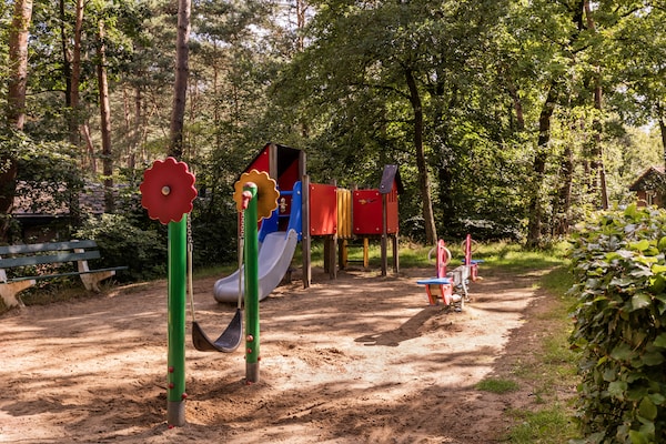 Foto van Bosretraite met open haard - Vakantiehuis in Putten - ParkFacilities